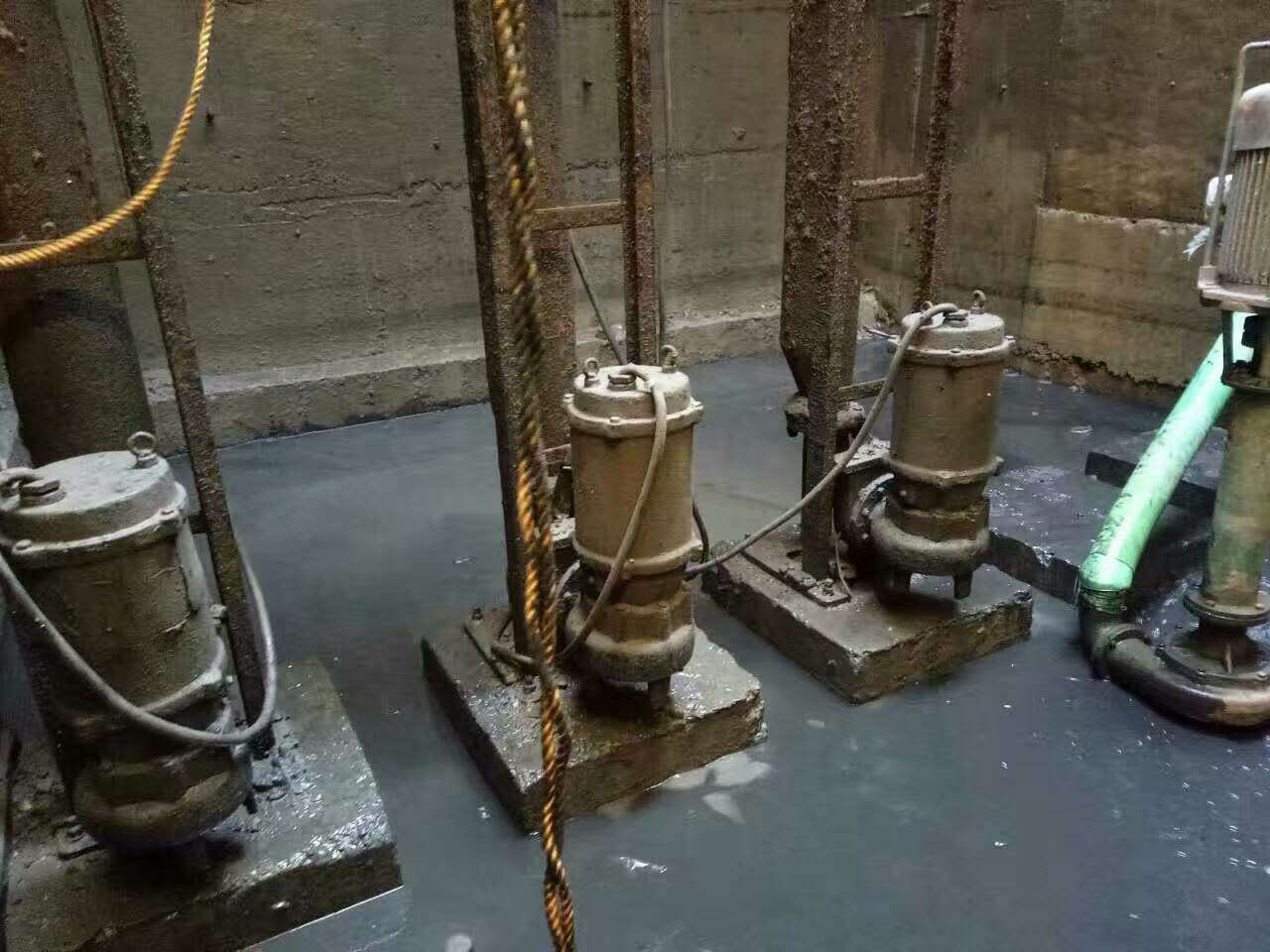 大荔污水池清理