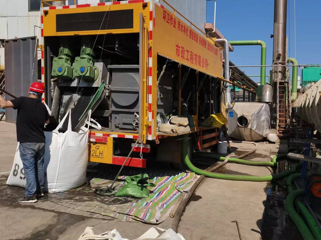 大荔淤泥压干处理